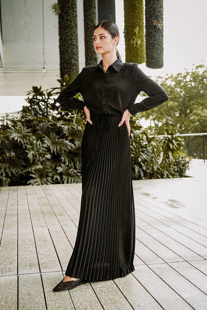 SILK PLEATED MAXI-BLACK