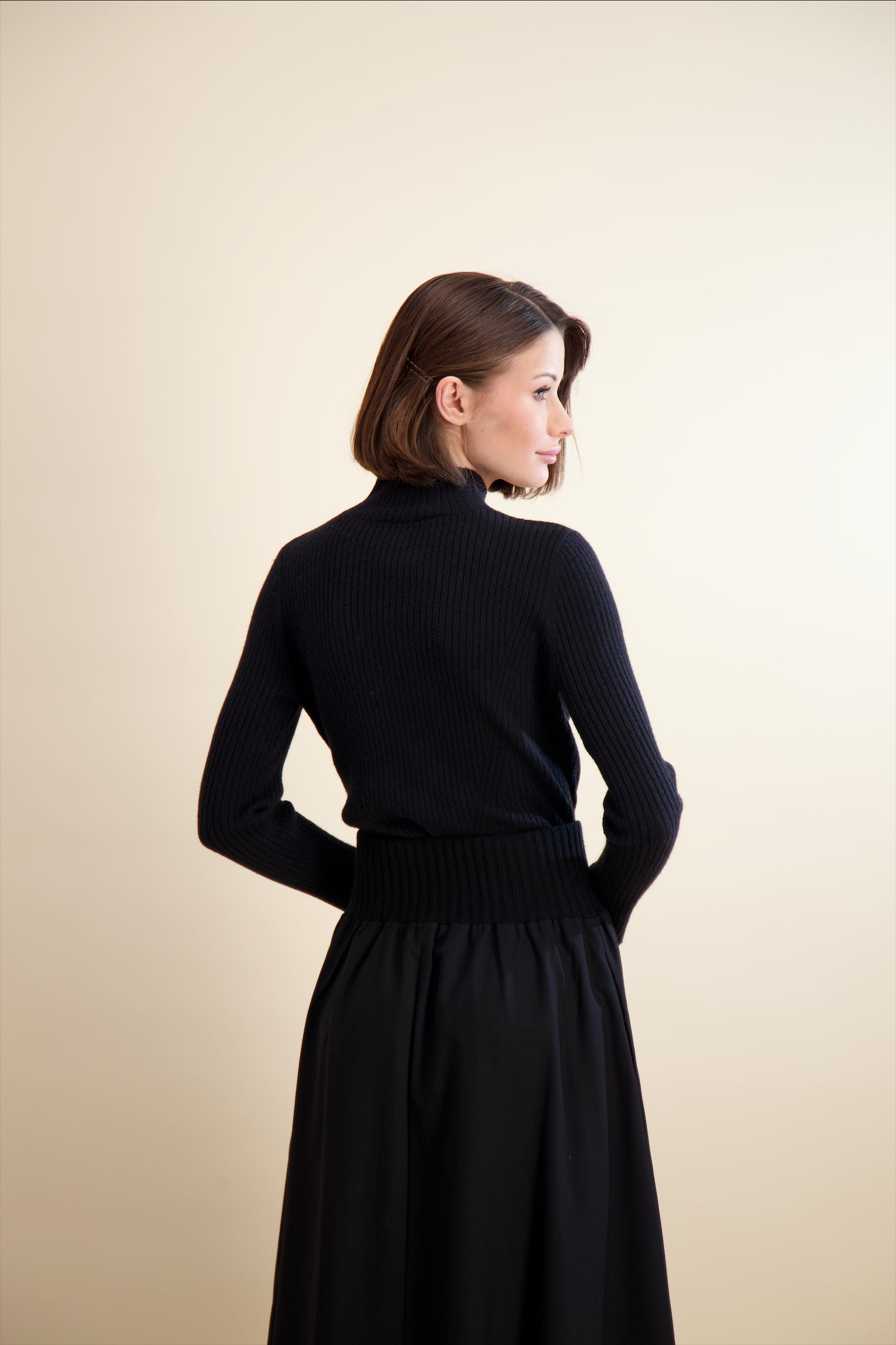 RIB KNIT MOCK NECK-BLACK