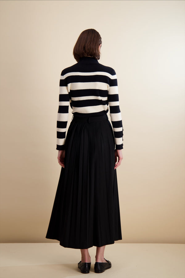 BUTTON FRONT PLEATED SKIRT LONG-BLACK