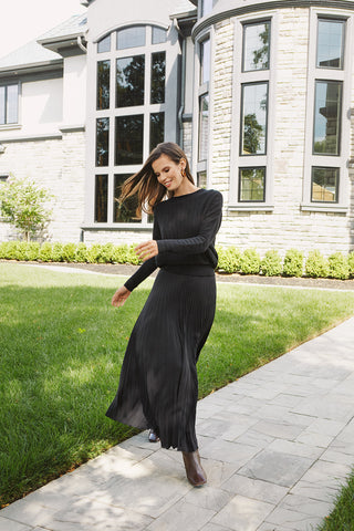 PLEATED MAXI SKIRT-BLACK